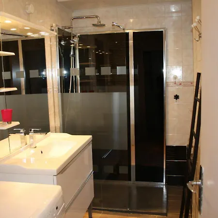 Avec Jardin Clos, Terrasse Et Wi-fi, Proche De Verdun - Fr-1-585-42 Holiday home *