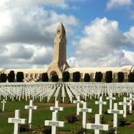 Avec Jardin Clos, Terrasse Et Wi-fi, Proche De Verdun - Fr-1-585-42 *