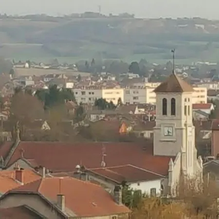 Avec Jardin Clos, Terrasse Et Wi-fi, Proche De Verdun - Fr-1-585-42 * Belleville-Sur-Meuse