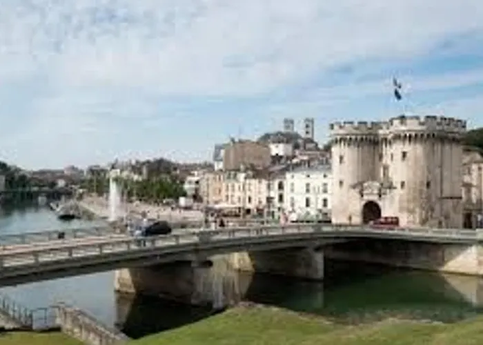 Prázdninový dům Avec Jardin Clos, Terrasse Et Wi-fi, Proche De Verdun - Fr-1-585-42 *