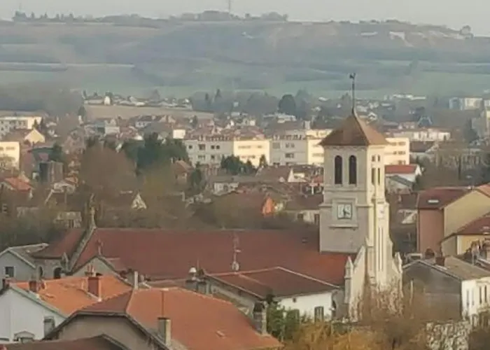 Avec Jardin Clos, Terrasse Et Wi-fi, Proche De Verdun - Fr-1-585-42 * Belleville-Sur-Meuse