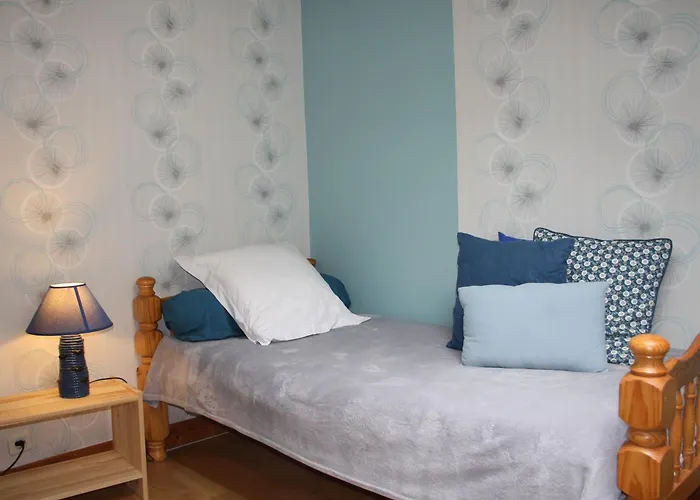 Avec Jardin Clos, Terrasse Et Wi-fi, Proche De Verdun - Fr-1-585-42 * Belleville-Sur-Meuse